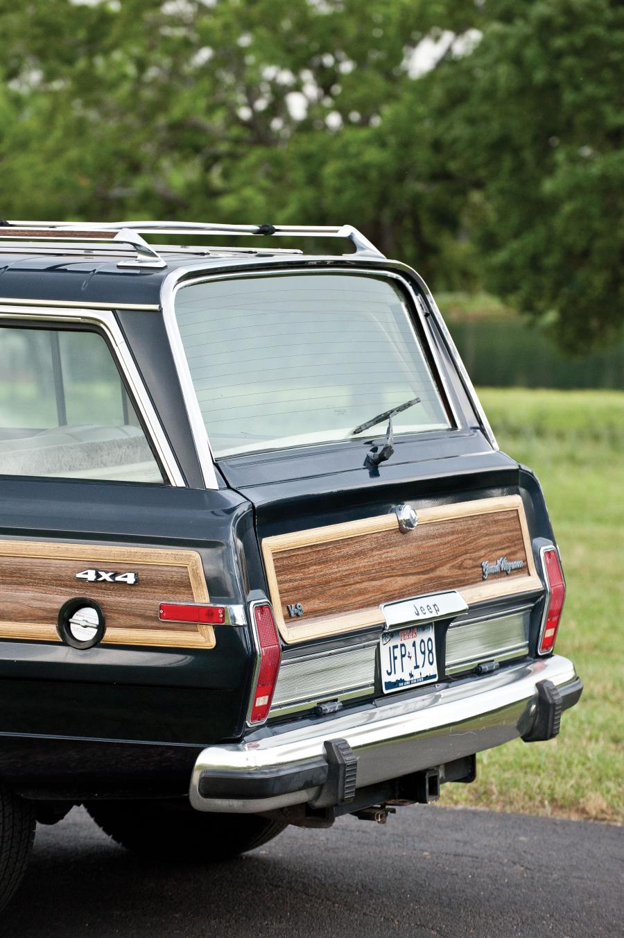  Jeep Grand Wagoneer 1990 года  (фото 5 из 21)